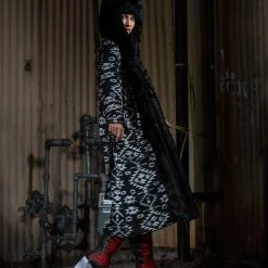 SpiritHoods LLC NIGHT TIME STYLE Santa Fe Wolf Classic Faux Fur Style Robe | Women's 14 SpiritHoods LLC NIGHT TIME STYLE Santa Fe Wolf Classic Faux Fur Style Robe | Women's