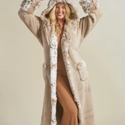 SpiritHoods LLC Snow Leopard Classic Faux Fur Robe | Women's