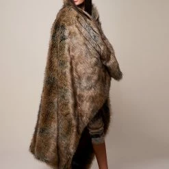 SpiritHoods LLC CUDDLE TIME Direwolf Faux Fur Throw