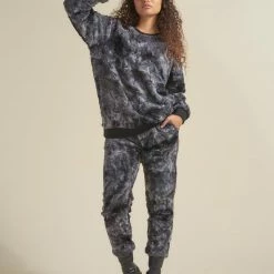 SpiritHoods LLC Shark ULTRA SOFT Faux Fur Sweater | Women's NEW