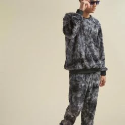 SpiritHoods LLC Shark ULTRA SOFT Faux Fur Sweater | Men's