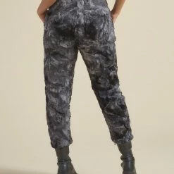 SpiritHoods LLC NEW Shark ULTRA SOFT Faux Fur Sweatpants | Women's 18 SpiritHoods LLC NEW Shark ULTRA SOFT Faux Fur Sweatpants | Women's