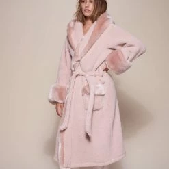 SpiritHoods LLC Rose Quartz Wolf Luxe Classic Faux Fur Robe | Women's