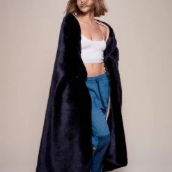 SpiritHoods LLC CUDDLE TIME Indigo Wolf Luxe Faux Fur Collector Edition Throw 13 SpiritHoods LLC CUDDLE TIME Indigo Wolf Luxe Faux Fur Collector Edition Throw
