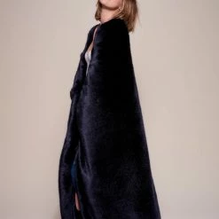 SpiritHoods LLC CUDDLE TIME Indigo Wolf Luxe Faux Fur Collector Edition Throw 19 SpiritHoods LLC CUDDLE TIME Indigo Wolf Luxe Faux Fur Collector Edition Throw