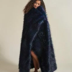 SpiritHoods LLC Nicobar Pigeon Collector Edition Faux Fur Throw