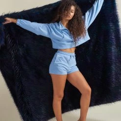 SpiritHoods LLC Nicobar Pigeon Collector Edition Faux Fur Throw