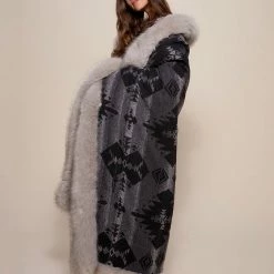 SpiritHoods LLC CUDDLE TIME Arctic Wolf Faux Fur Throw 19 SpiritHoods LLC CUDDLE TIME Arctic Wolf Faux Fur Throw