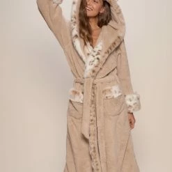 SpiritHoods LLC Snow Leopard Classic Faux Fur Robe | Women's